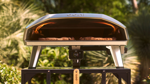 koda 2 max front view whilst cooking 2 pizzas 